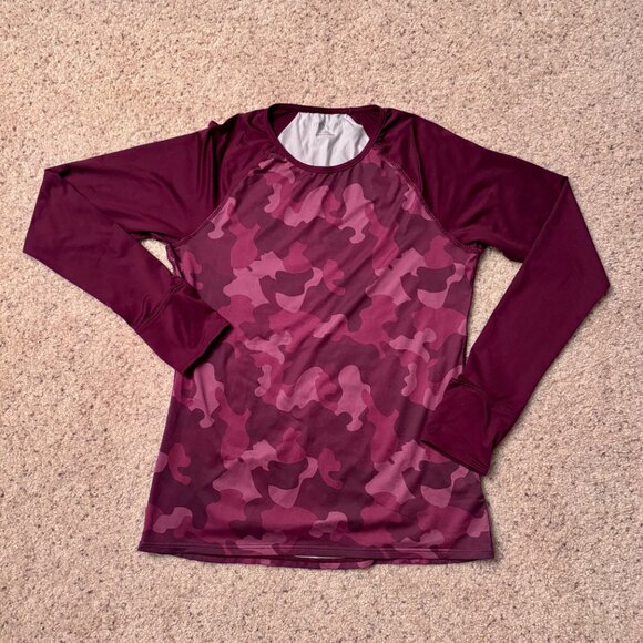 Skirt Sports Watch Me Go Long Sleeve Running Top in Cabernet Camo Print - XS - Picture 1 of 6